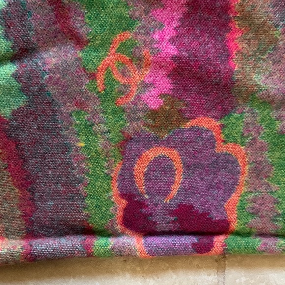 Cashmere wool blend multi colored floral motif scarf/shawl - Picture 4 of 13